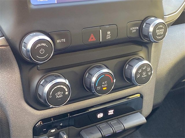 Used 2024 RAM 3500 Tradesman w/ Chrome Appearance Group image 24