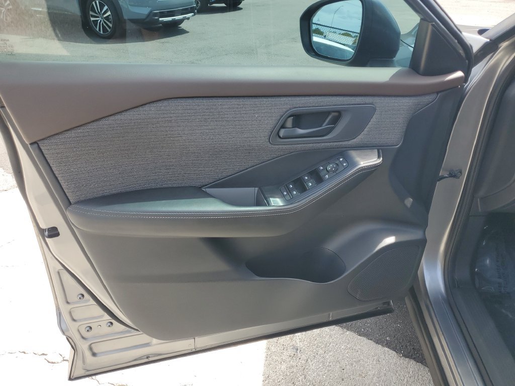 Certified 2021 Nissan Rogue S FWD image 34