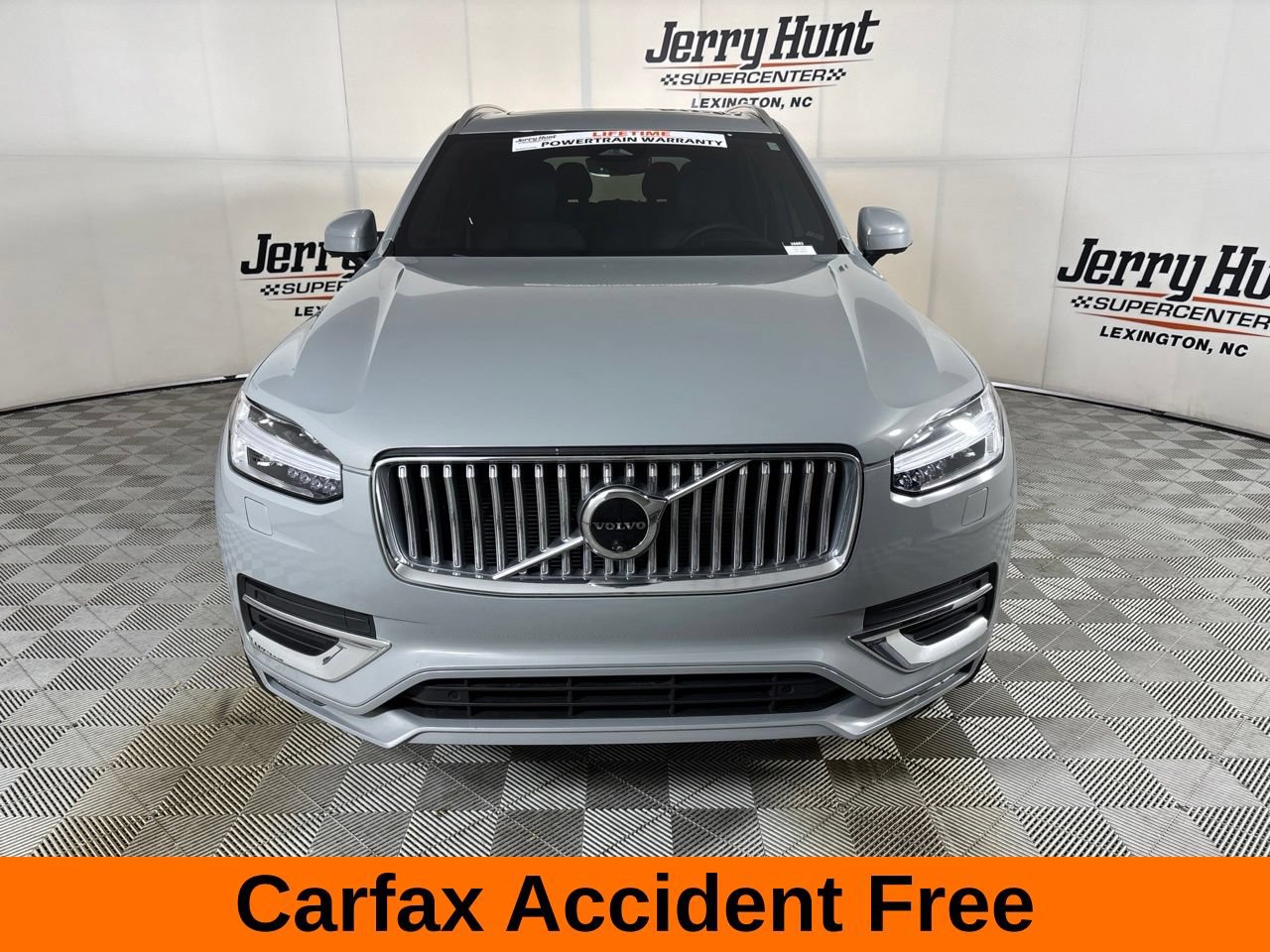 Used 2024 Volvo XC90 B6 Ultimate w/ Protection Package Premier AWD/4WD image 3