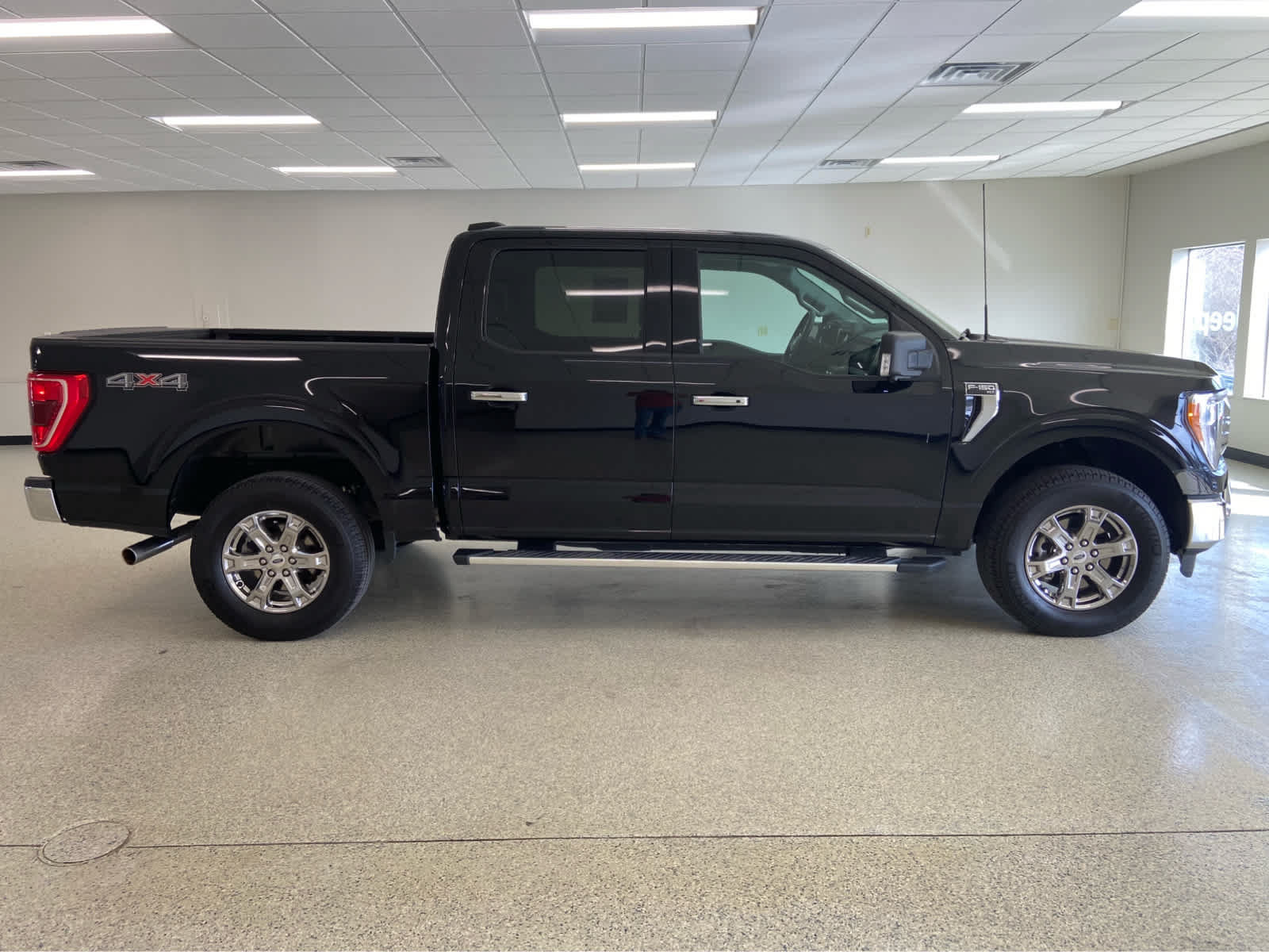 Used 2023 Ford F150 XLT w/ Equipment Group 302A High AWD/4WD image 7