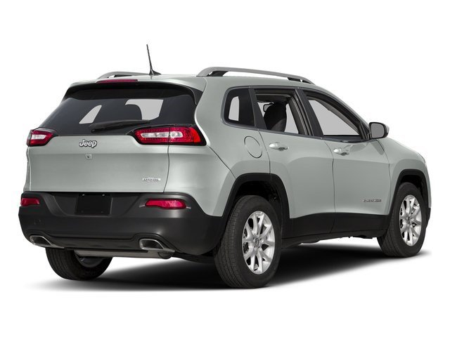 Used 2018 Jeep Cherokee Latitude w/ Altitude Package FWD image 2