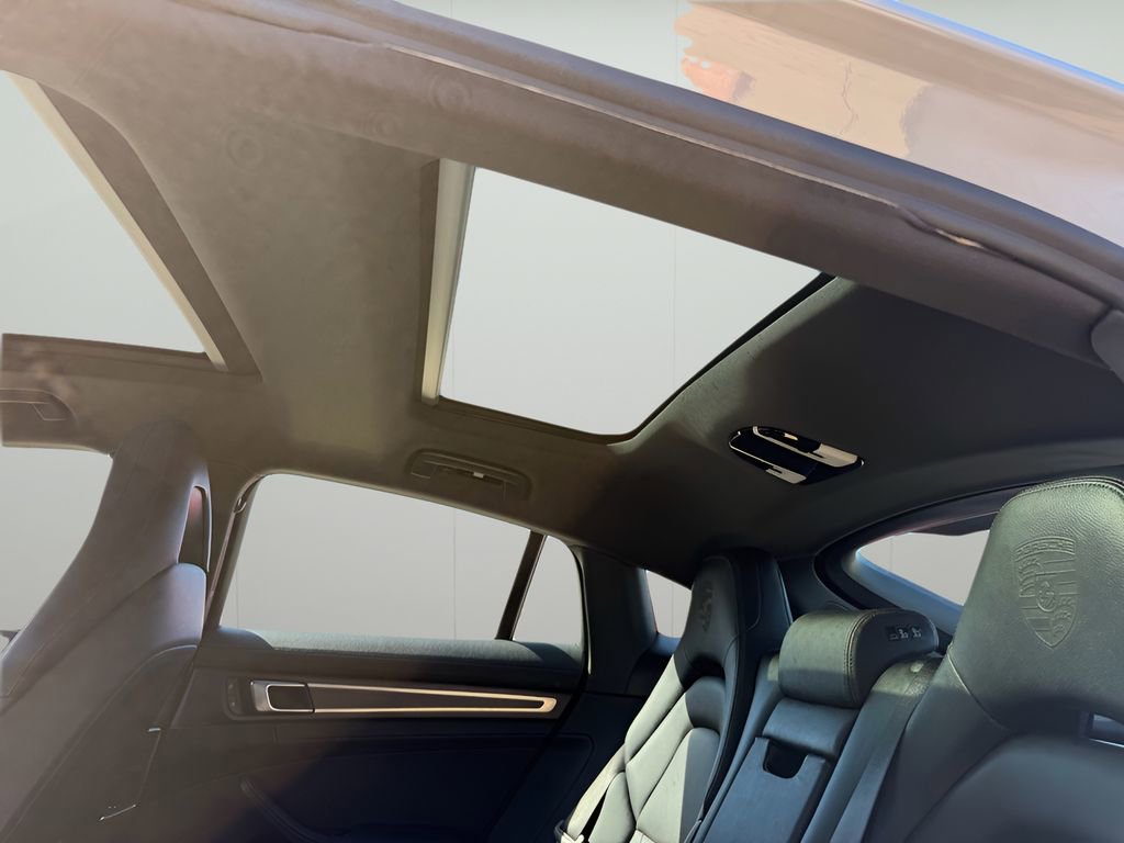 Used 2022 Porsche Panamera Platinum Edition image 15