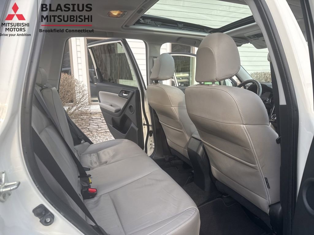 Used 2017 Subaru Forester 2.5i Limited AWD/4WD image 38
