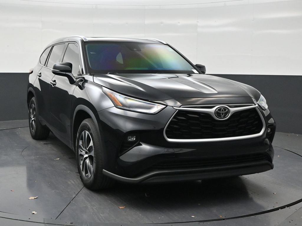 Used 2021 Toyota Highlander XLE FWD image 7