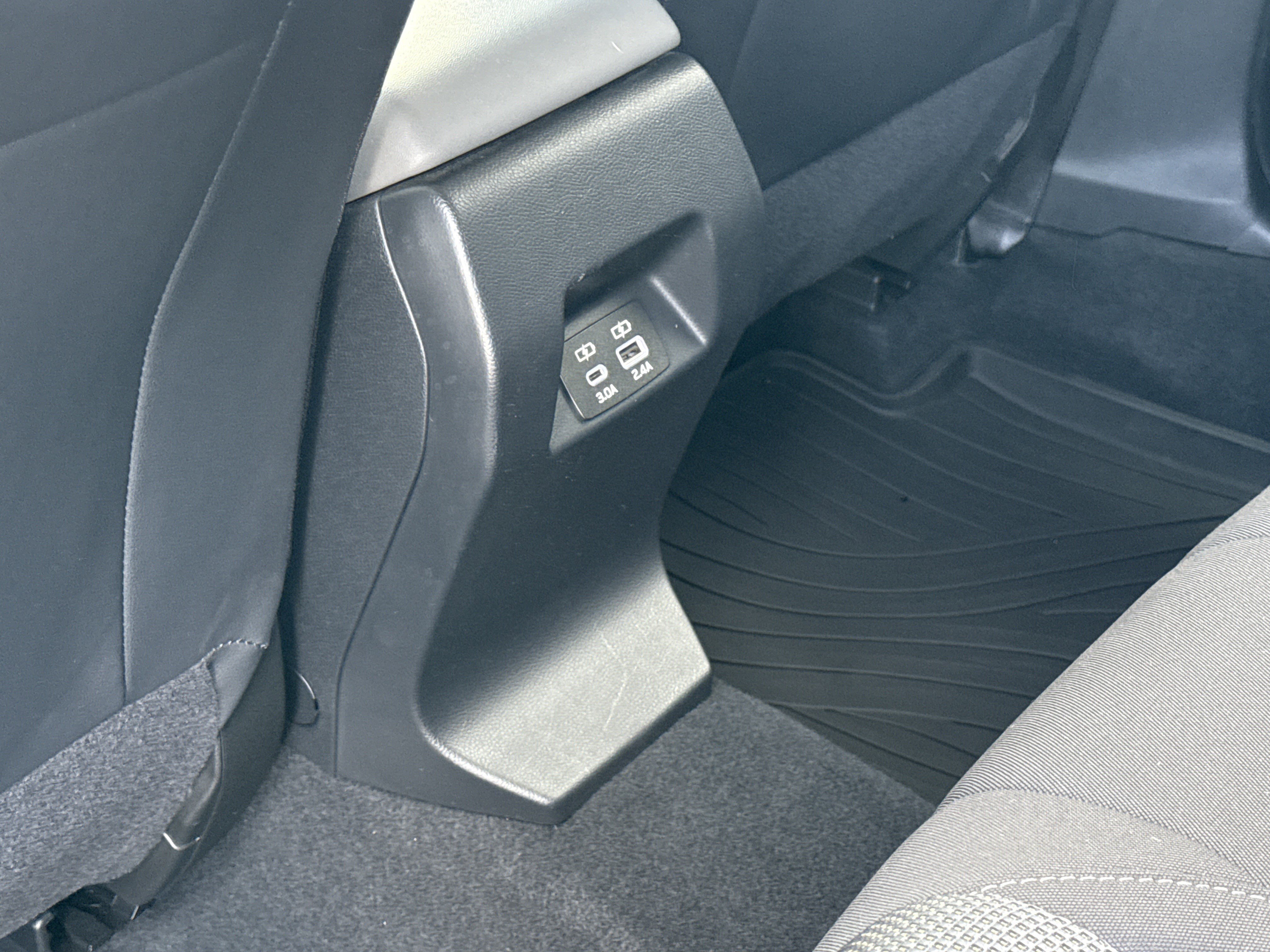 Used 2024 Subaru Crosstrek 2.0i Premium w/ Crosstrek Mirror Package image 35