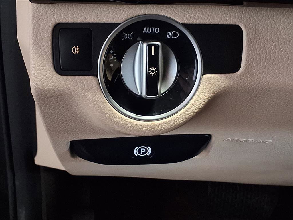 Used 2013 Mercedes-Benz GLK 350 4MATIC image 18