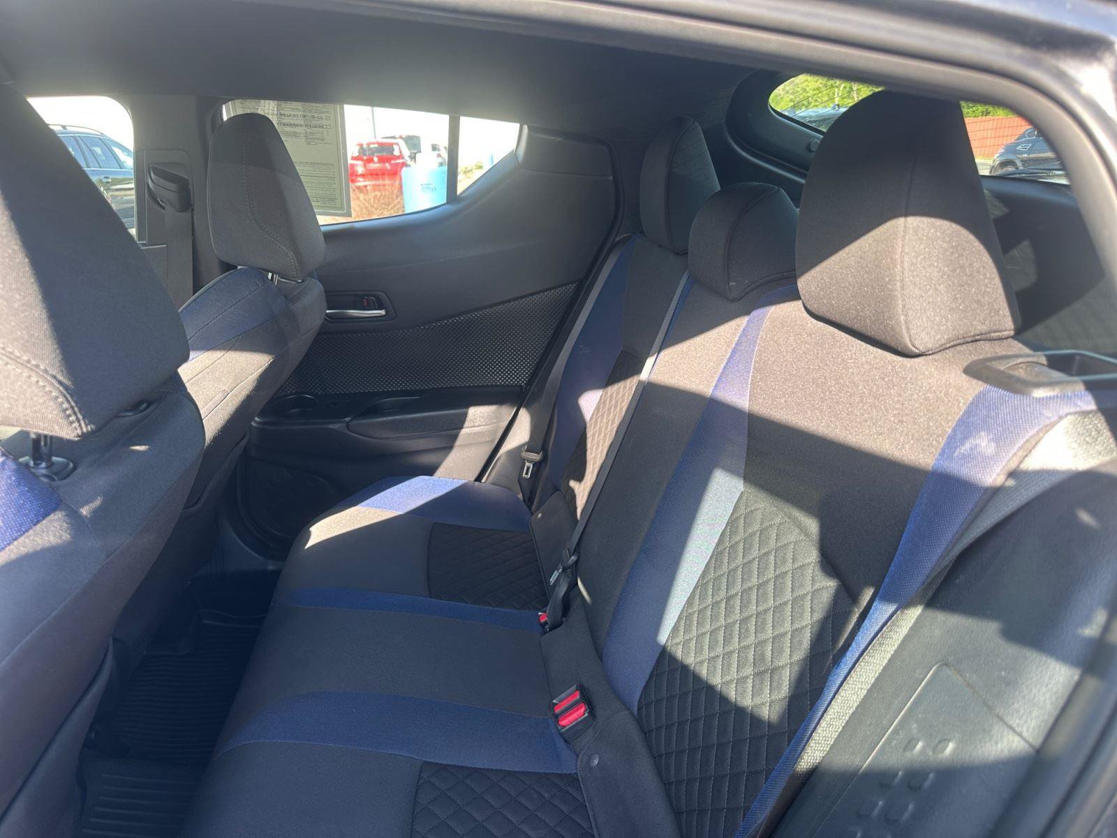 Used 2022 Toyota C-HR XLE FWD image 25