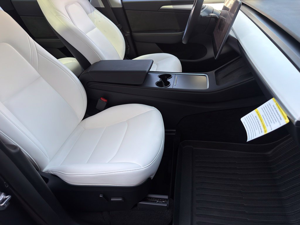 Used 2023 Tesla Model Y Performance AWD/4WD image 19