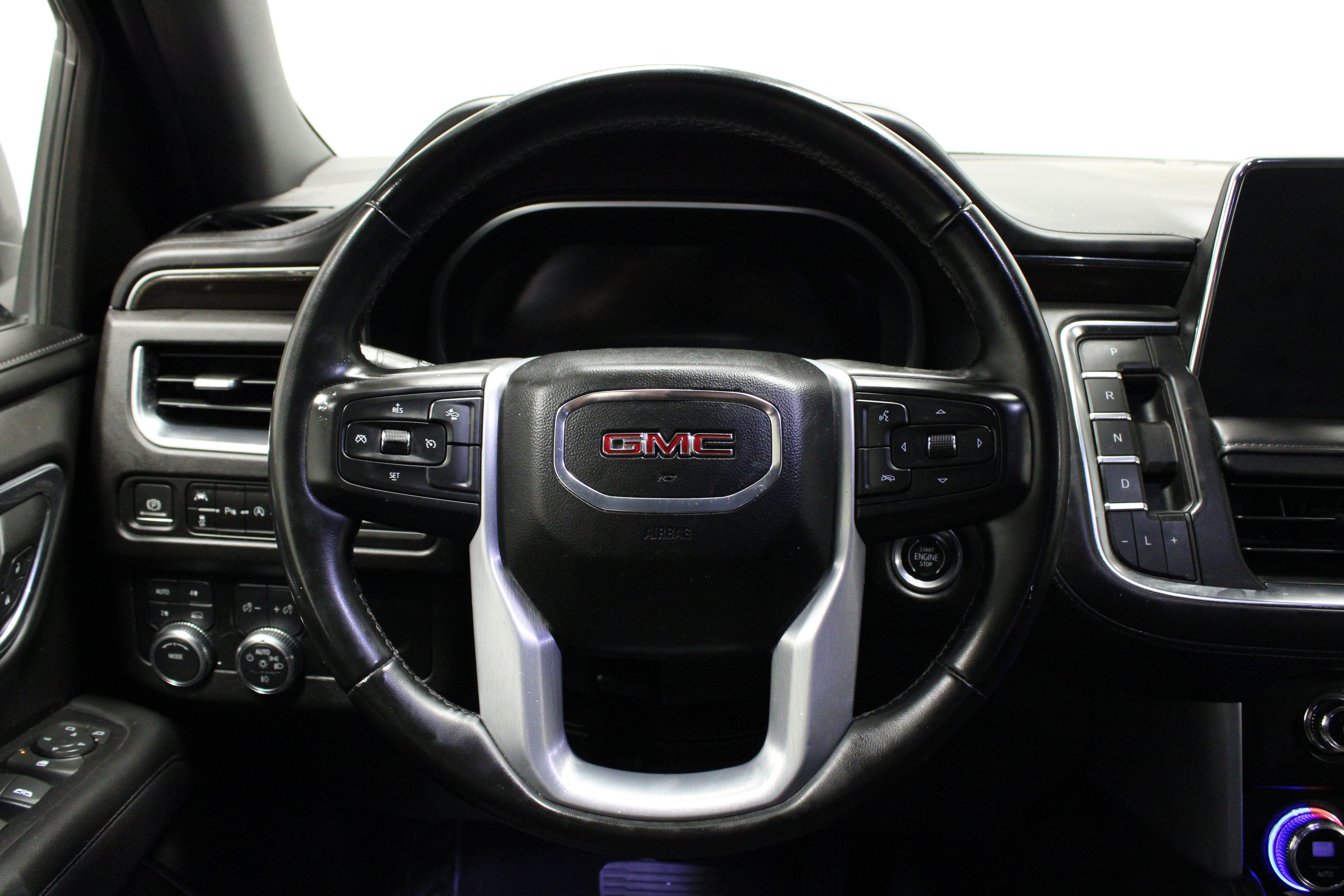 Used 2023 GMC Yukon SLE AWD/4WD image 23