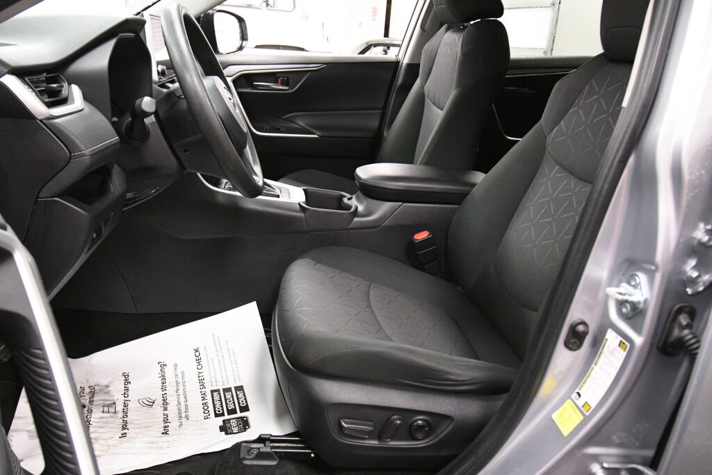 Certified 2024 Toyota RAV4 XLE image 9