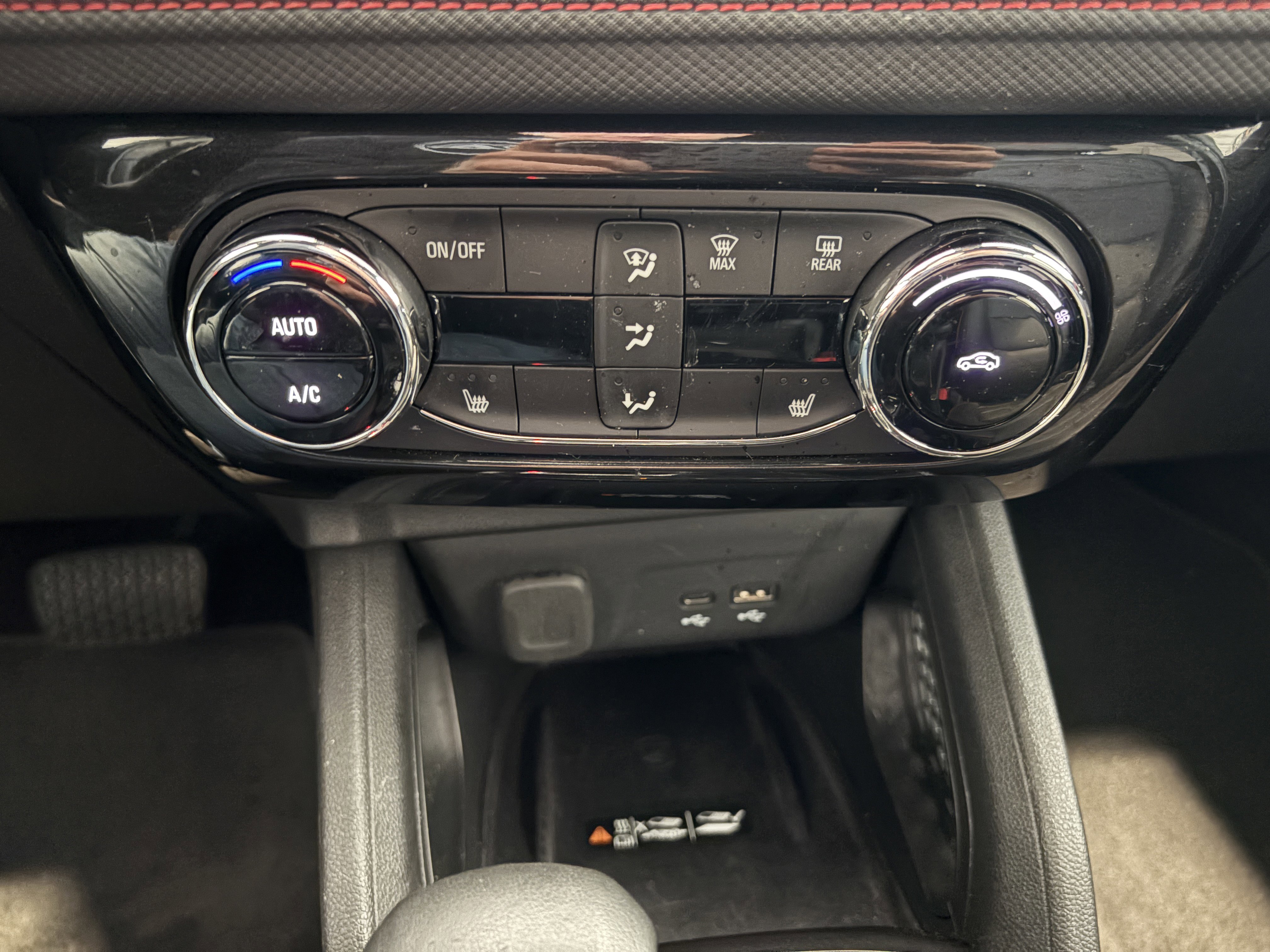 Used 2024 Chevrolet TrailBlazer RS w/ Convenience Package image 17