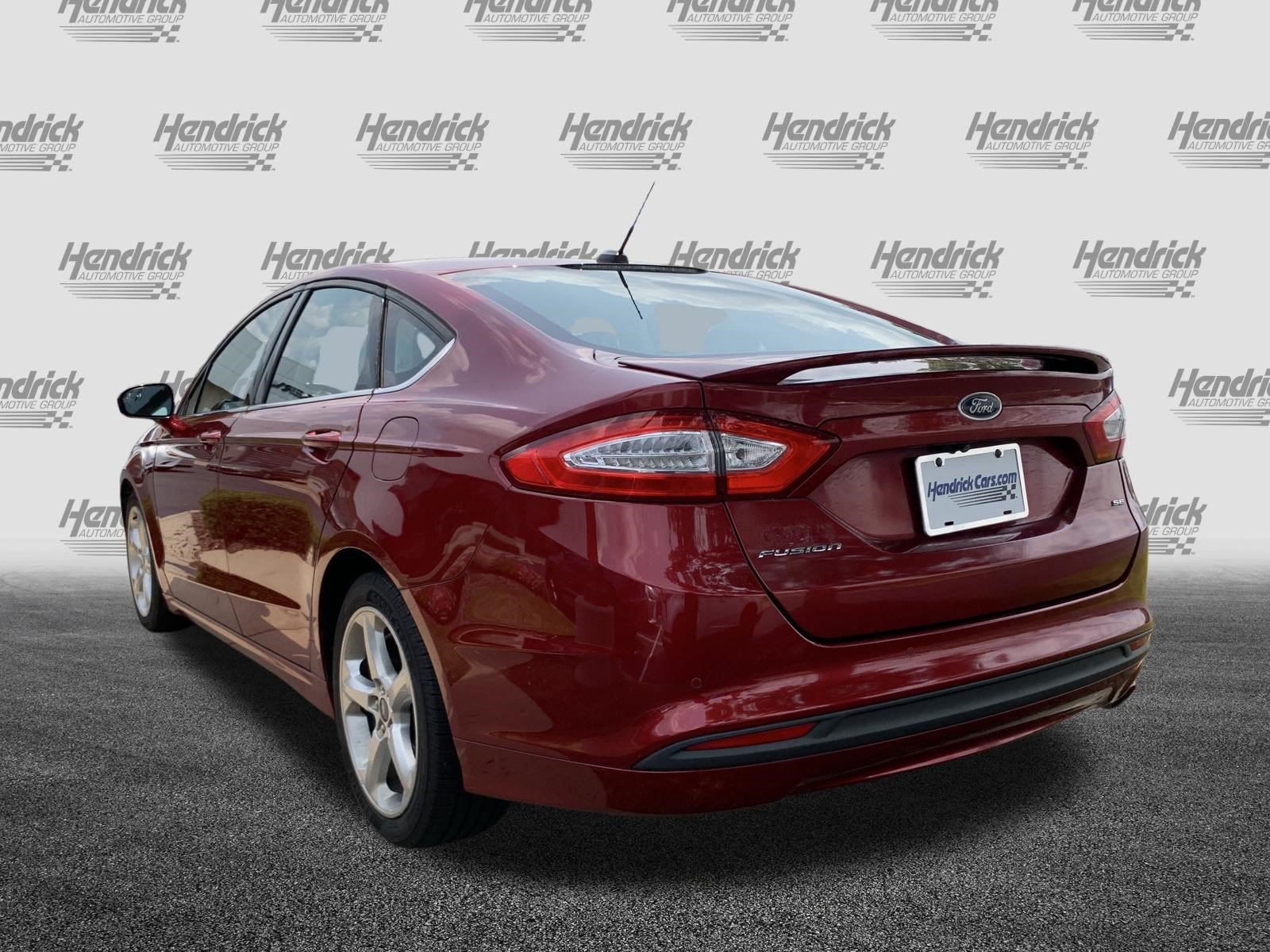 Used 2016 Ford Fusion SE FWD image 8