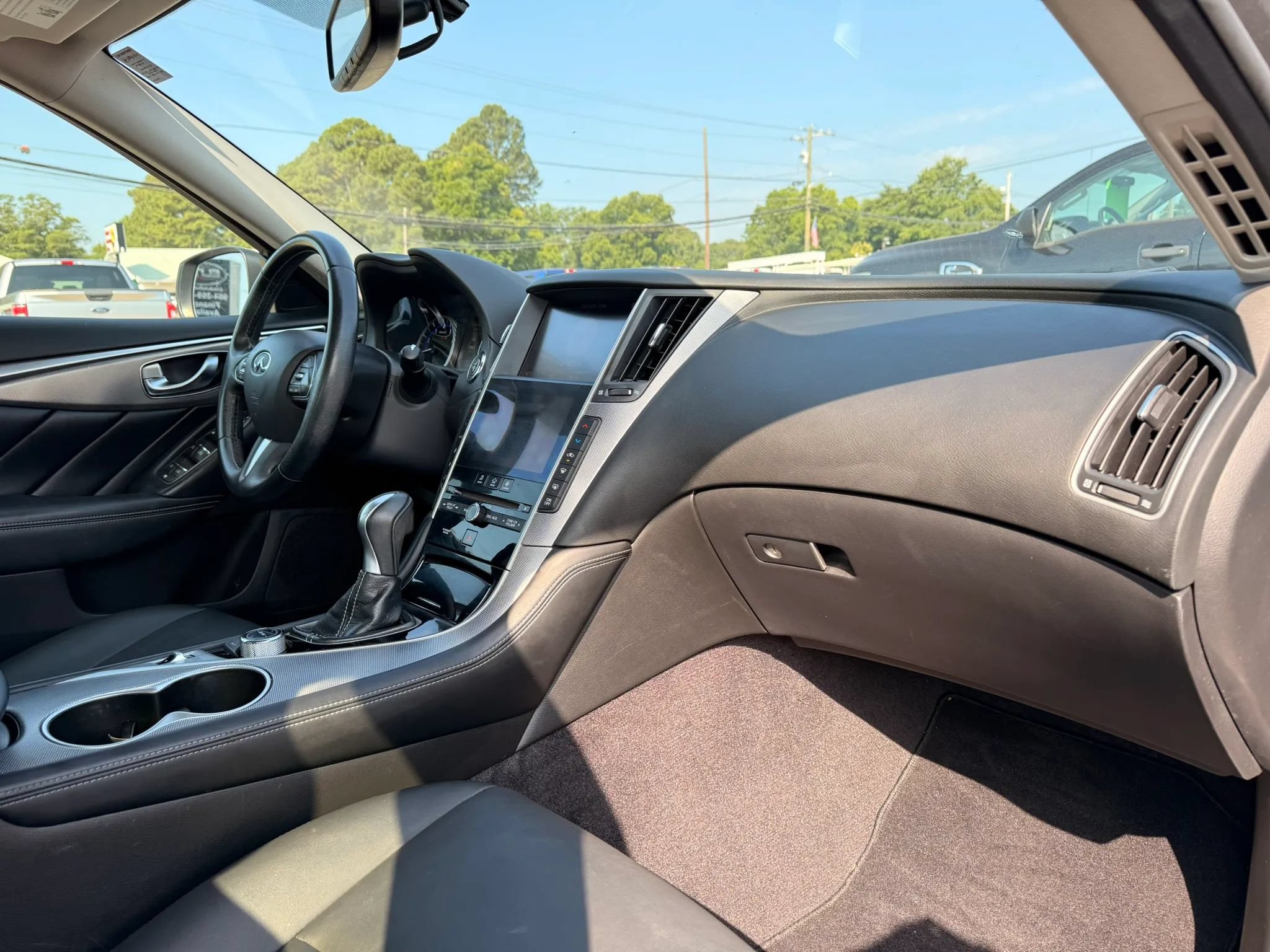 Used 2017 INFINITI Q50 2.0t w/ Moonroof Package AWD/4WD image 31