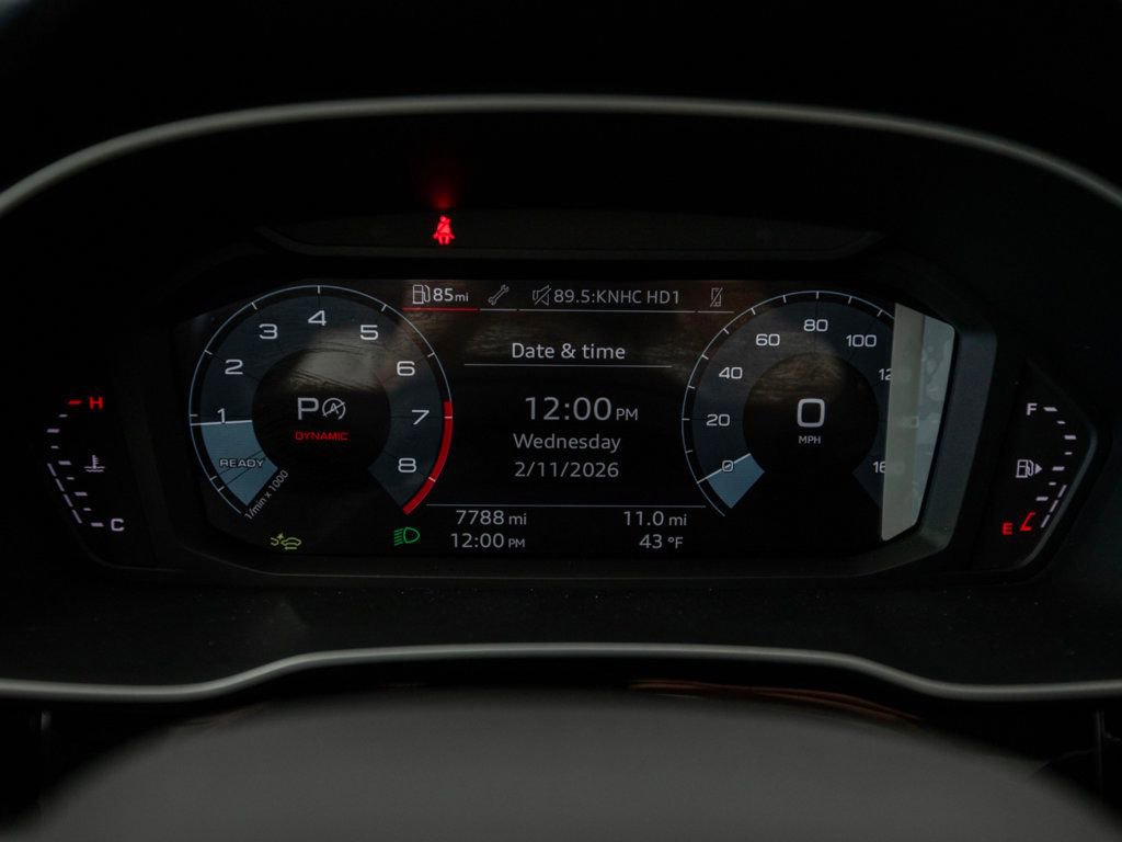 Used 2024 Audi Q3 2.0T Premium w/ Convenience Package image 16