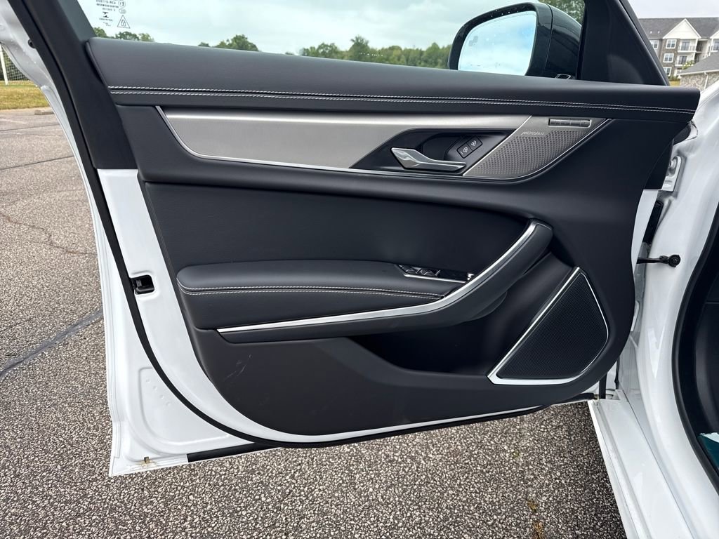 New 2024 Jaguar XF R-Dynamic SE image 10