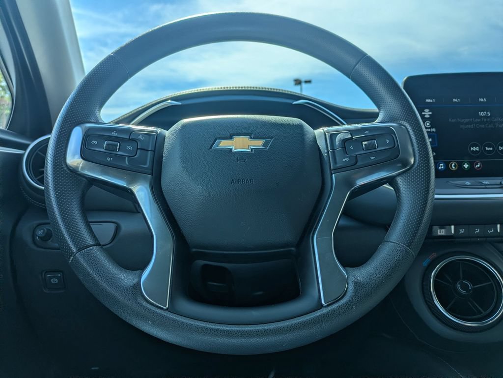Used 2025 Chevrolet Blazer LT FWD image 22