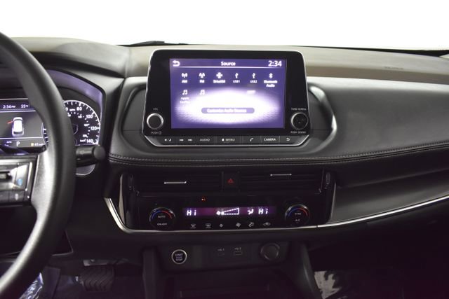 Used 2022 Nissan Rogue SV AWD/4WD image 16