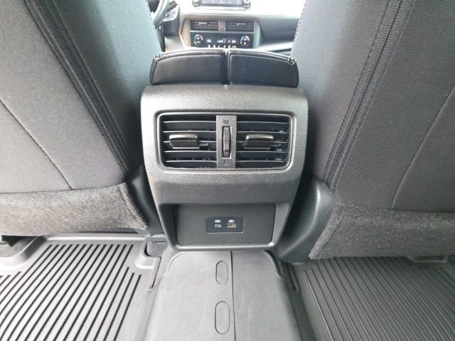 Used 2023 Nissan Rogue SV image 24