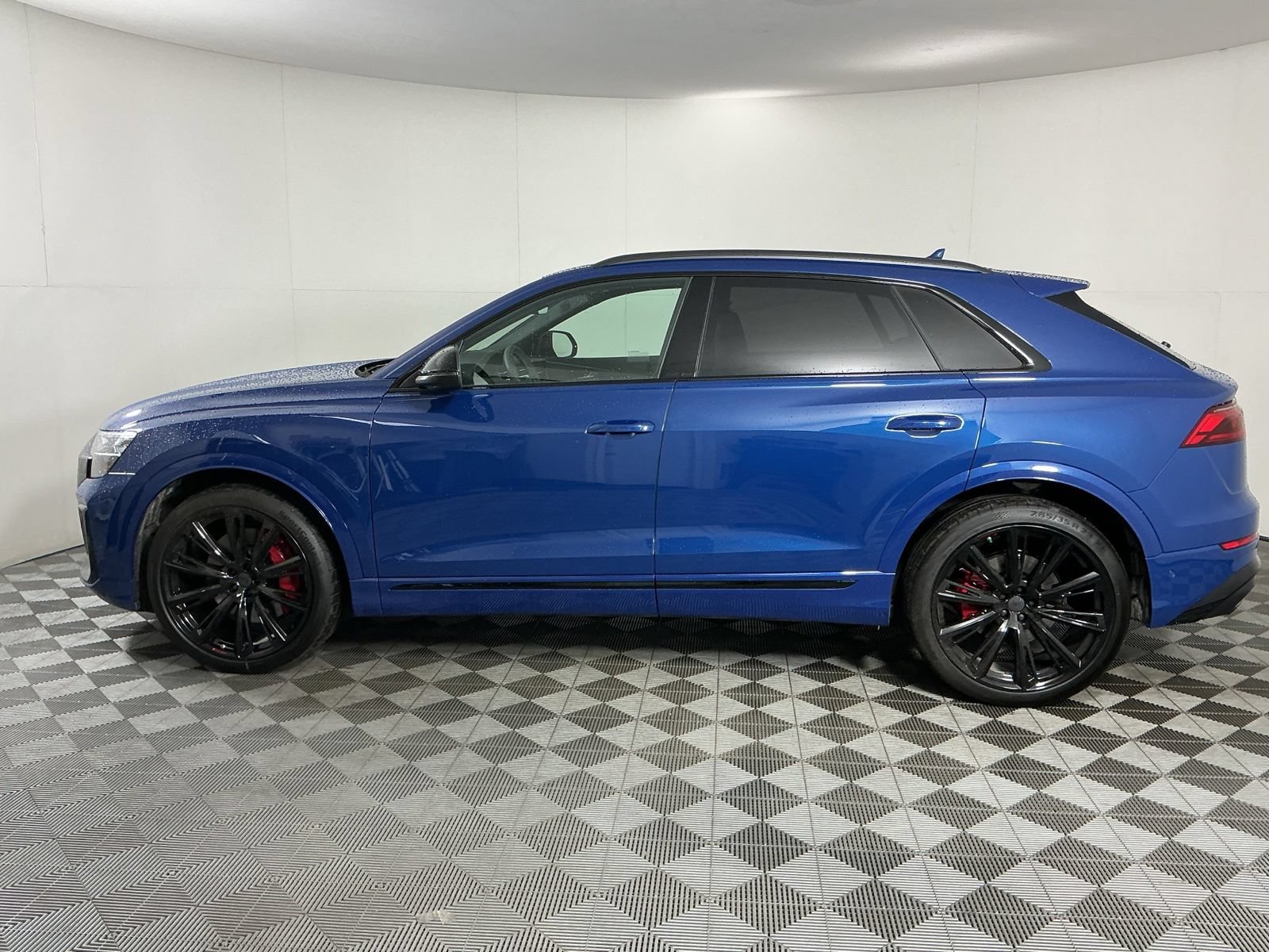 New 2027 Audi SQ8 Prestige AWD/4WD image 4