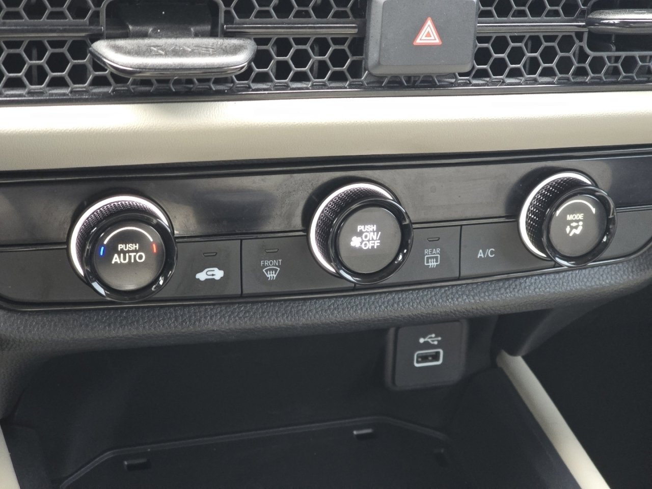 Certified 2023 Honda HR-V LX image 29