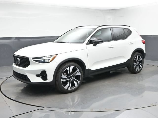 Used 2023 Volvo XC40 B5 Ultimate w/ Protection Package Premier AWD/4WD image 4