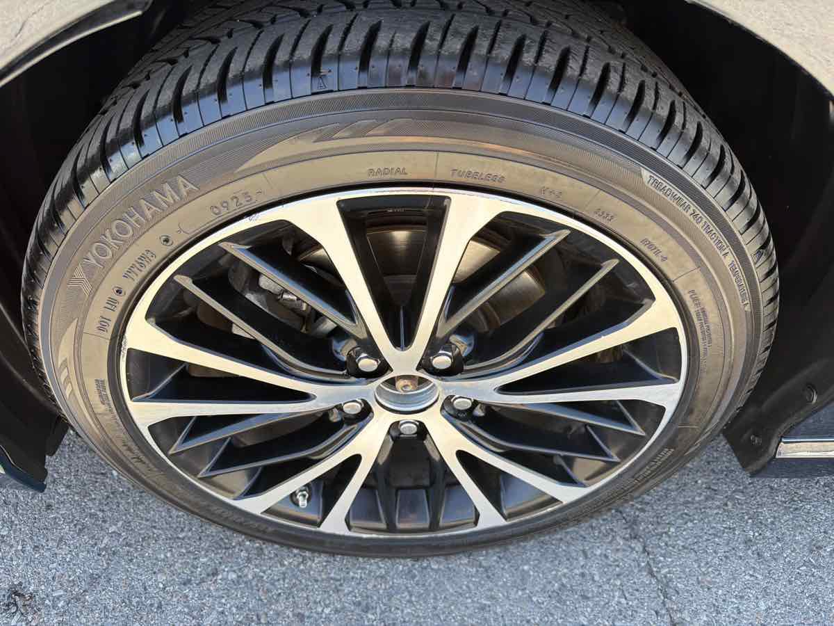 Used 2019 Toyota Camry SE FWD image 21