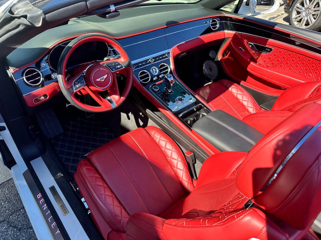 Used 2020 Bentley Continental GT image 19