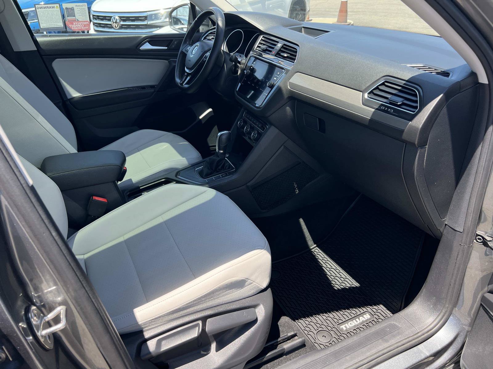 Used 2019 Volkswagen Tiguan SE w/ Panoramic Sunroof Package FWD image 31