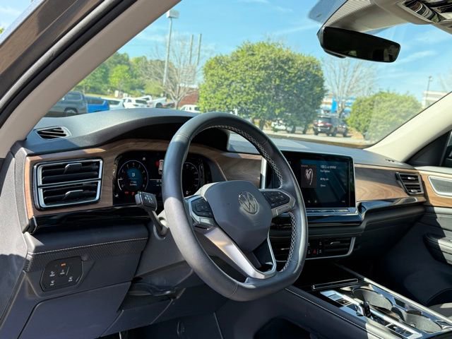 Used 2024 Volkswagen Atlas SE FWD image 16