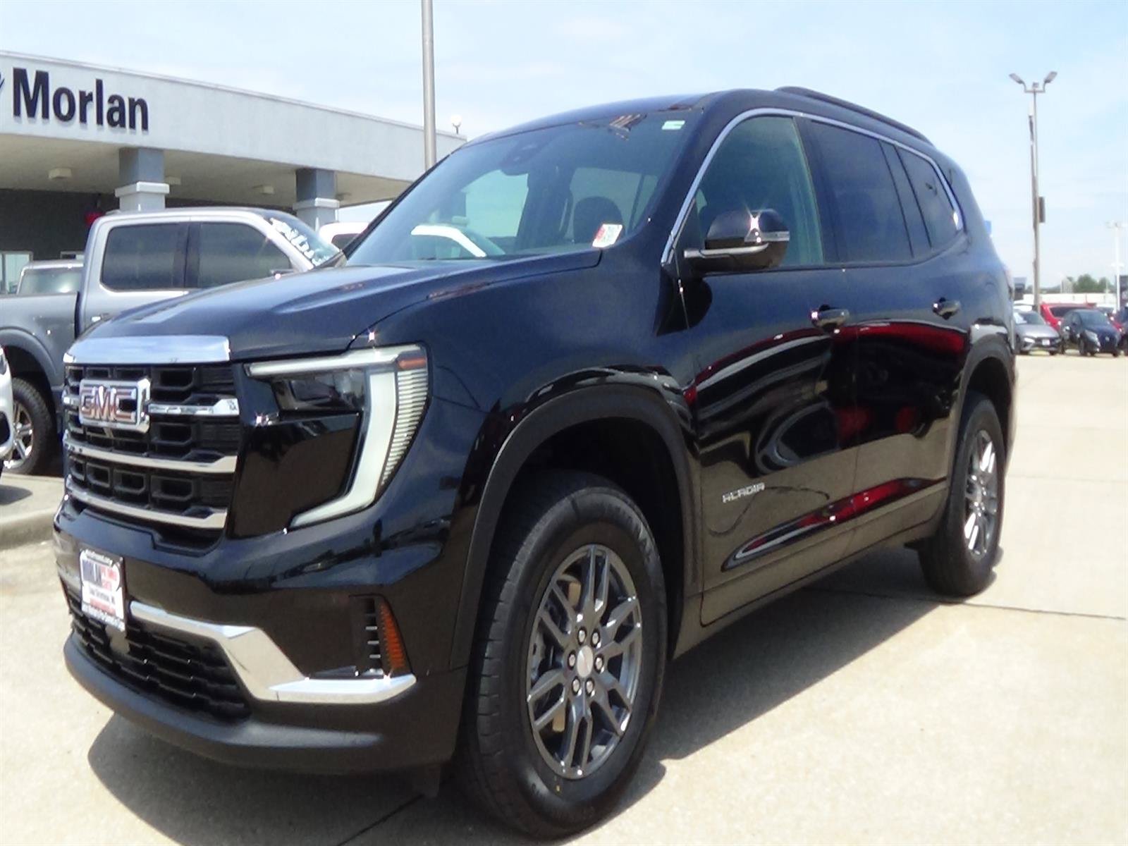 Used 2025 GMC Acadia Elevation FWD image 2