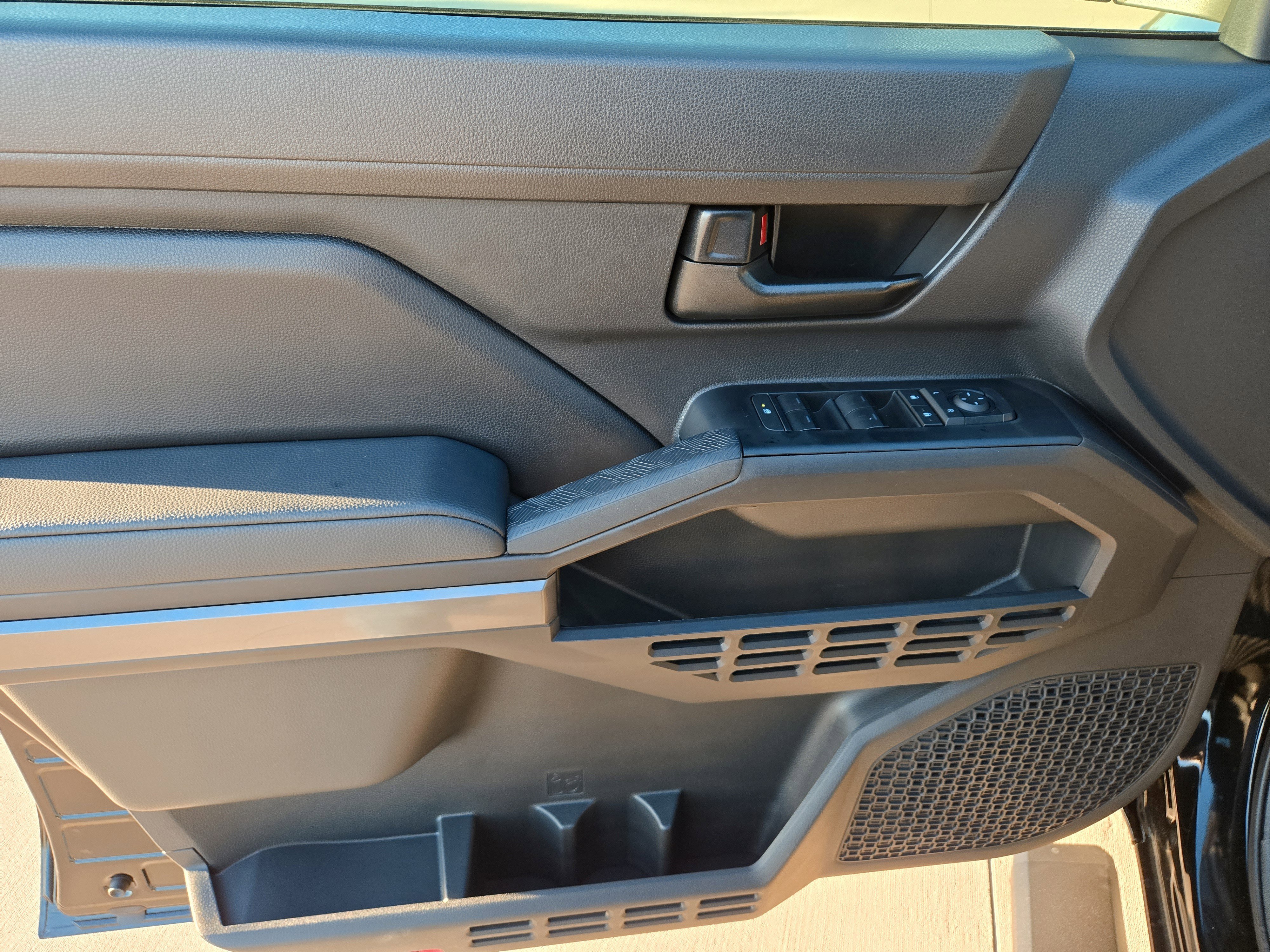 New 2025 Toyota Tacoma SR5 image 18