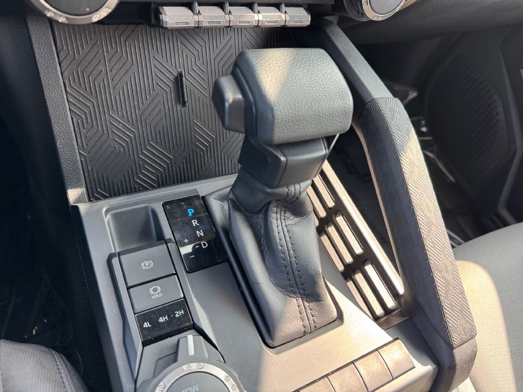 Certified 2025 Toyota Tacoma SR5 AWD/4WD image 25