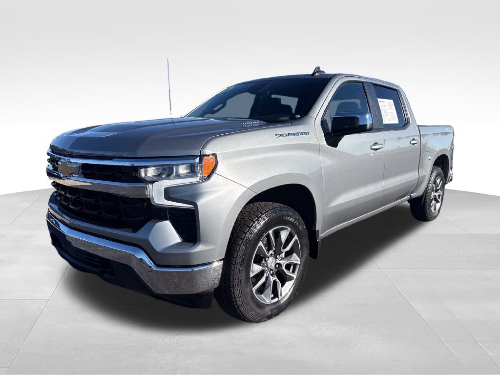 Used 2024 Chevrolet Silverado 1500 LT AWD/4WD image 2