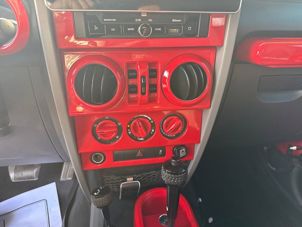 Used 2010 Jeep Wrangler Unlimited Sahara w/ Dual Top Group image 22