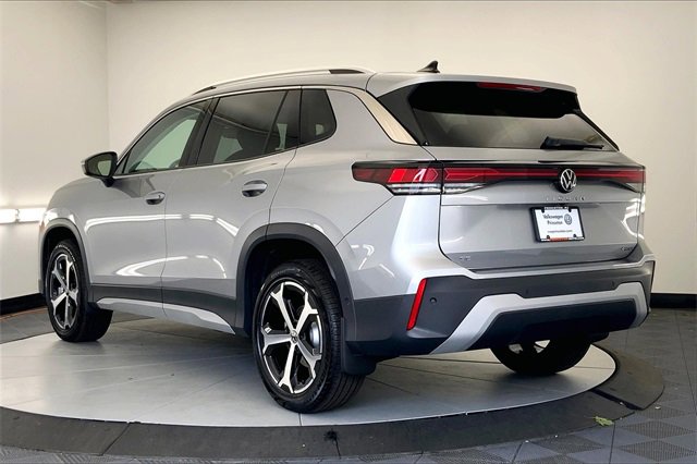 New 2025 Volkswagen Tiguan SE image 4