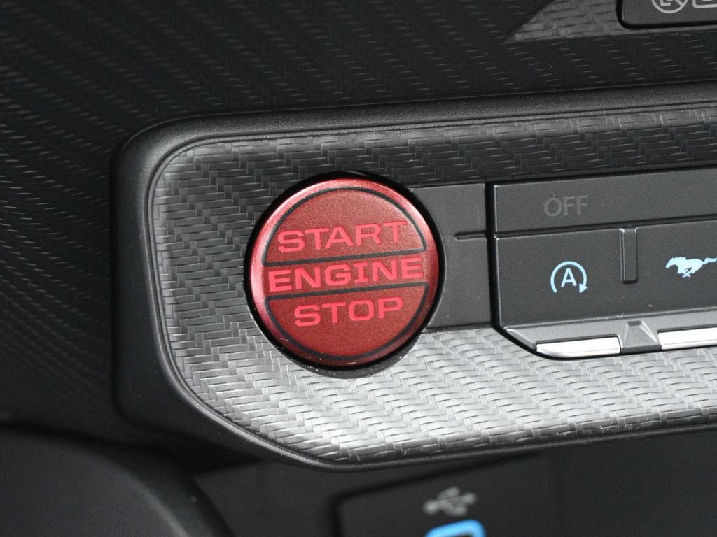 Used 2025 Ford Mustang Coupe RWD image 13