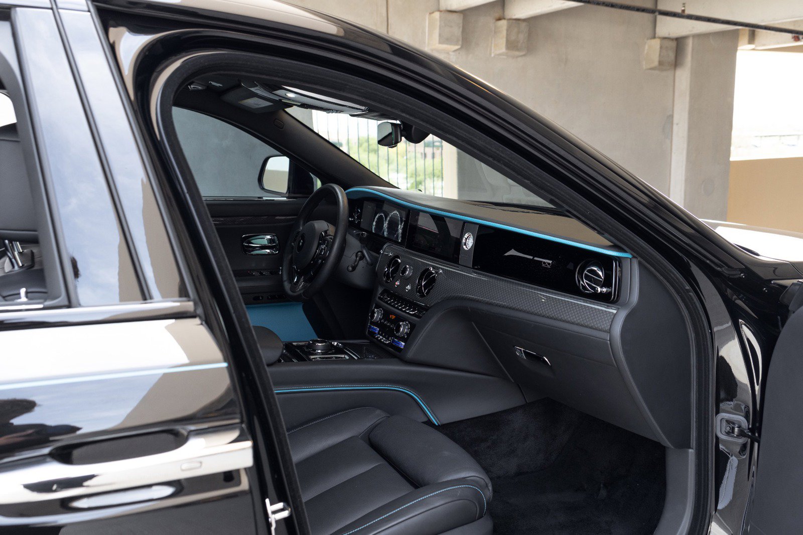 Used 2023 Rolls-Royce Ghost Black Badge w/ Black Badge Ghost Package AWD/4WD image 41