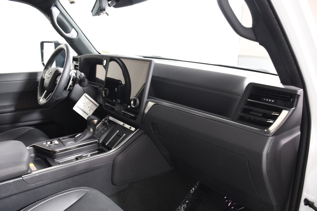 Used 2025 Lexus GX 550 w/ Cold Area Package AWD/4WD image 19