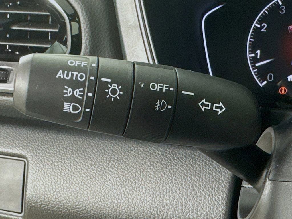 Used 2023 Honda Pilot TrailSport image 13