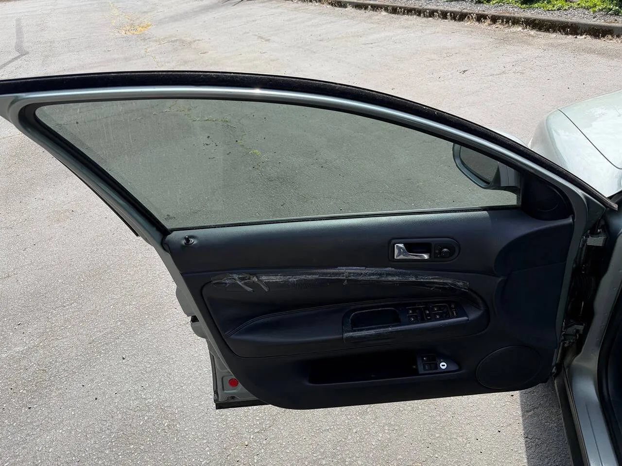 Used 2005 Volkswagen Passat GL FWD image 25