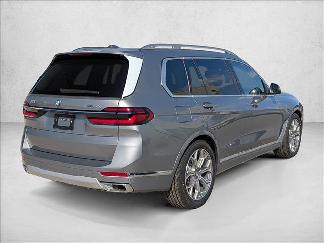 Used 2026 BMW X7 xDrive40i w/ Premium Package AWD/4WD image 2