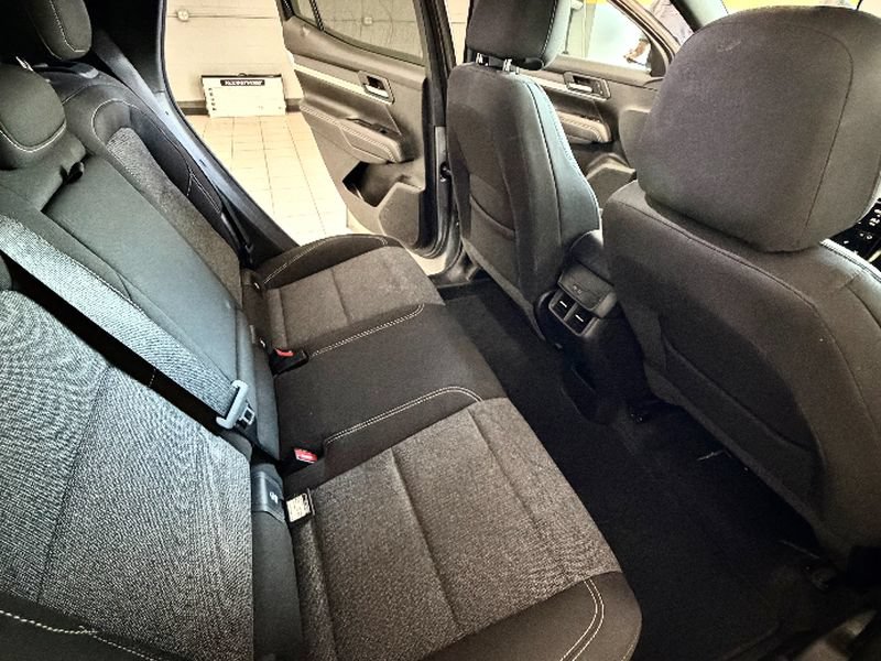 Used 2025 GMC Terrain Elevation FWD image 17