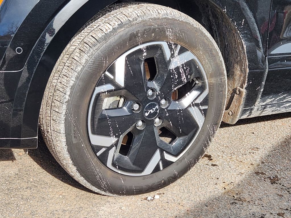 Certified 2024 Kia Niro Wave w/ Wave Preserve Package image 14