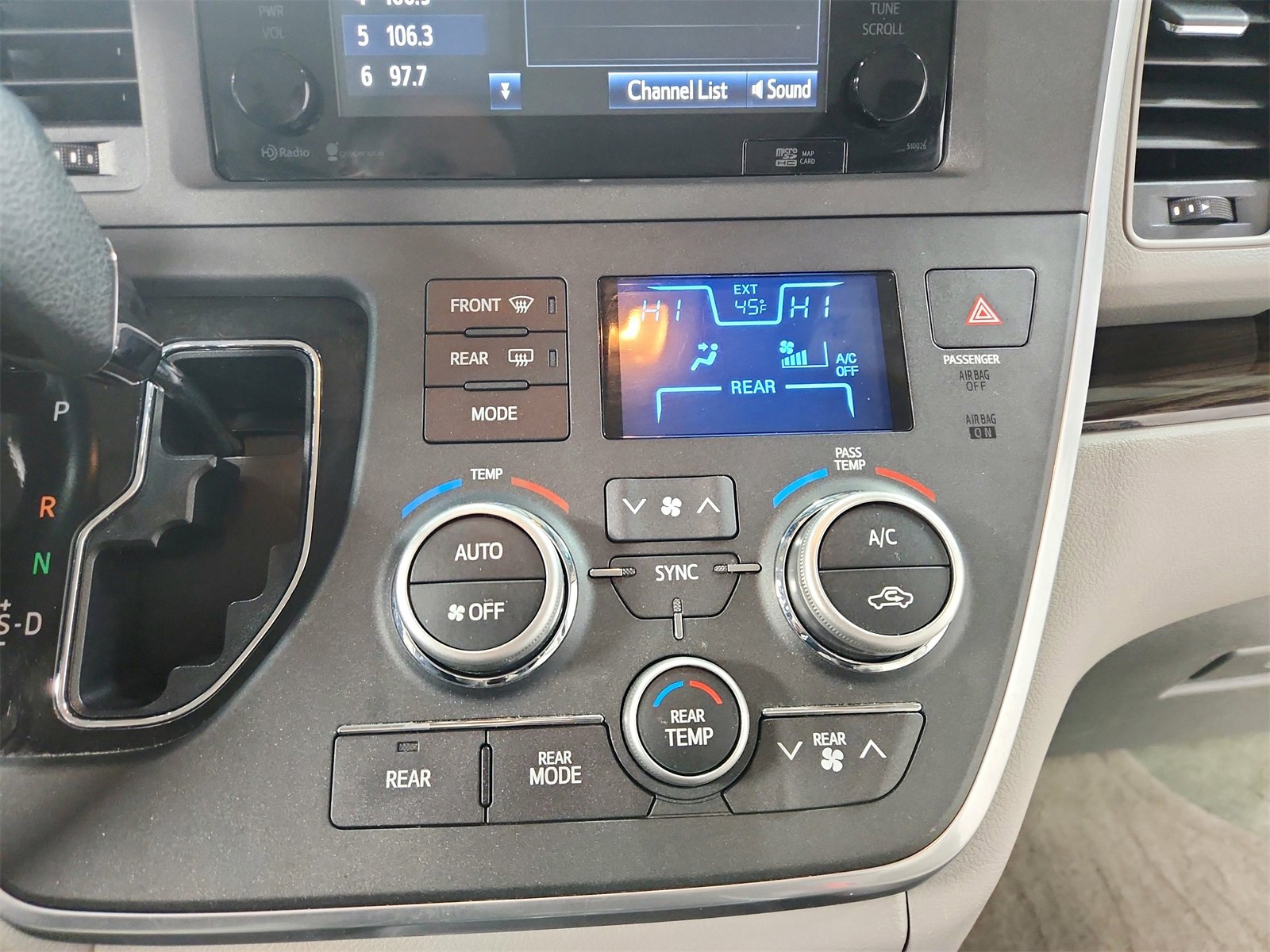 Used 2015 Toyota Sienna XLE Premium image 28