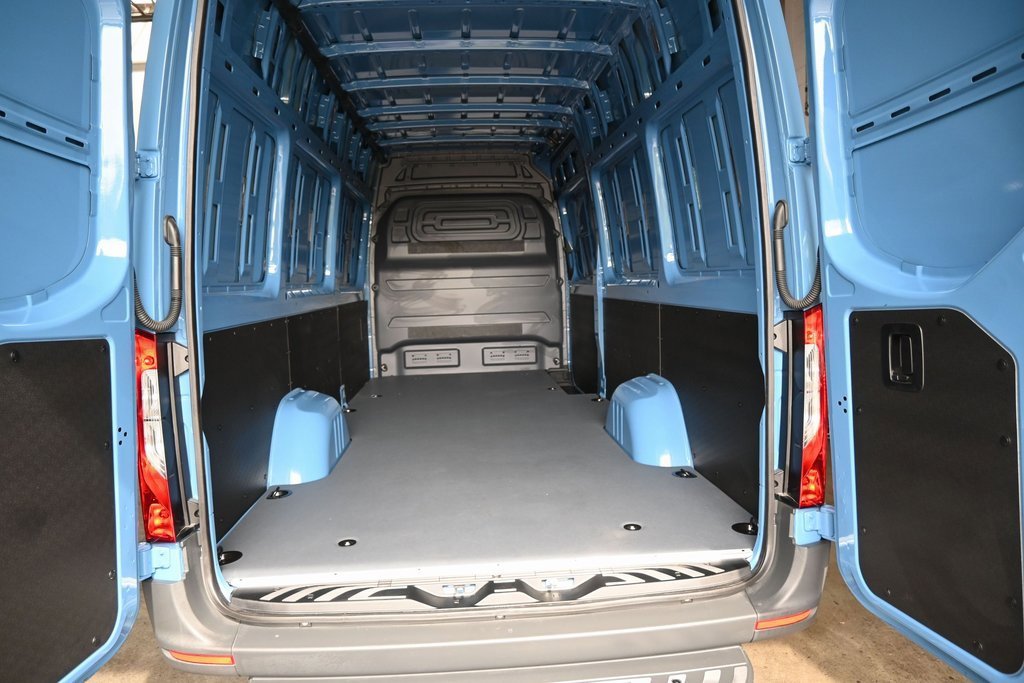 Used 2024 Mercedes-Benz eSprinter 170 Cargo image 29