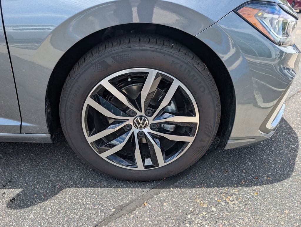 New 2025 Volkswagen Jetta SE image 24
