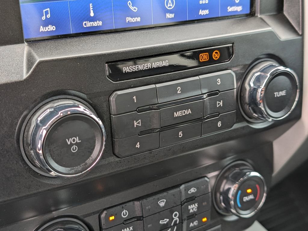 Used 2020 Ford F350 Lariat w/ Lariat Ultimate Package image 28