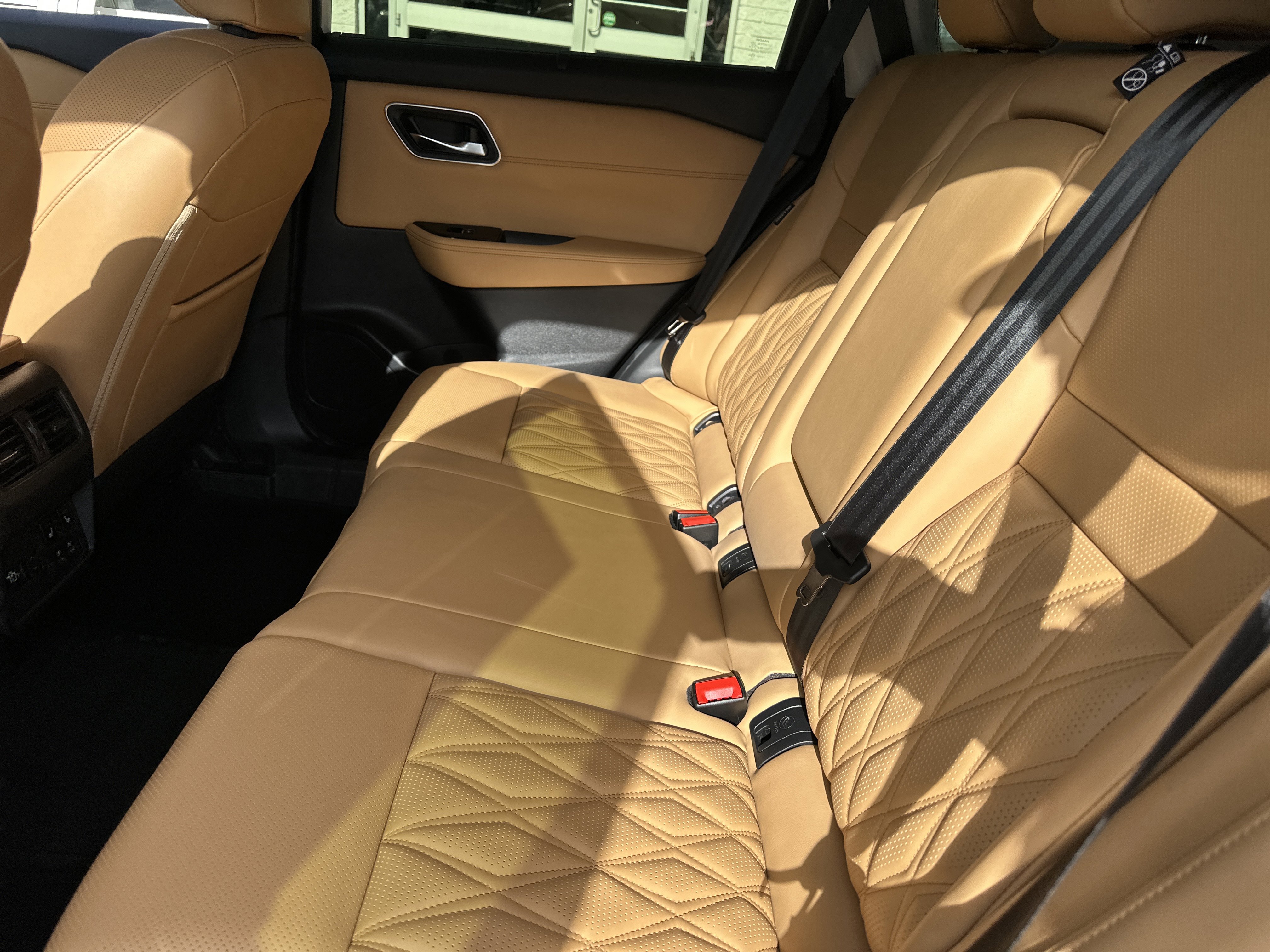 Used 2023 Nissan Rogue Platinum w/ Platinum Premium Package image 12