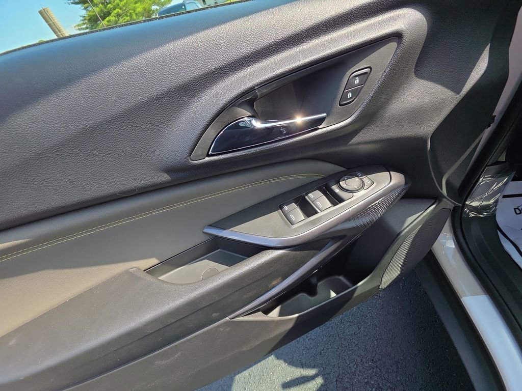 New 2026 Chevrolet Trax ACTIV w/ Sunroof Package FWD image 13