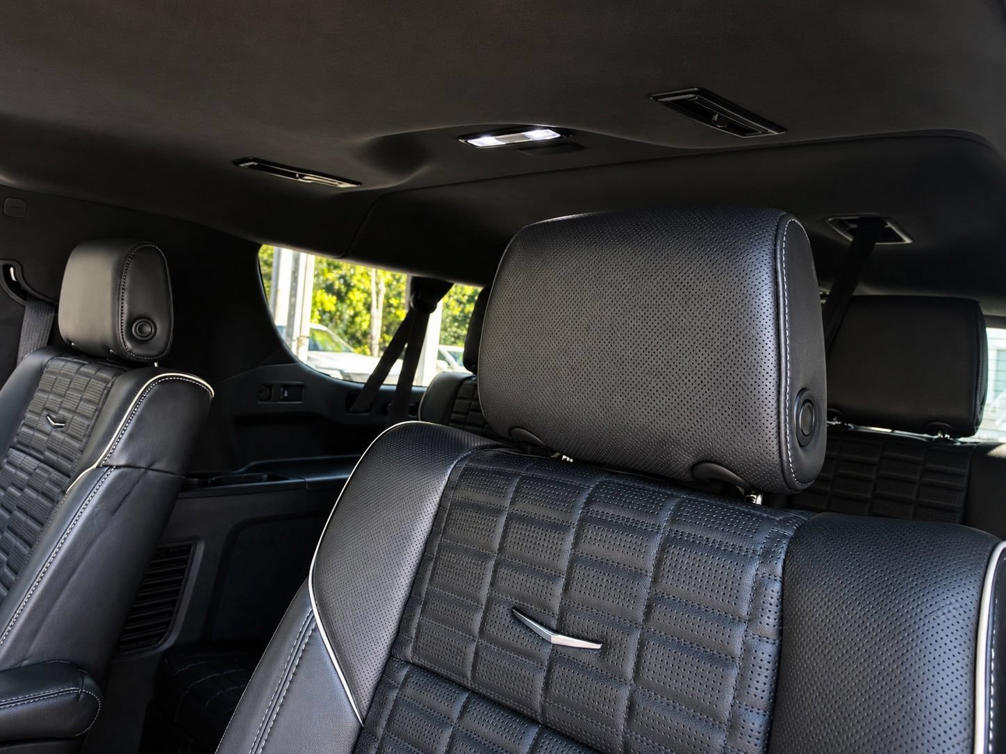 Used 2023 Cadillac Escalade ESV Premium Luxury Platinum w/ LPO, Radiant Package AWD/4WD image 10